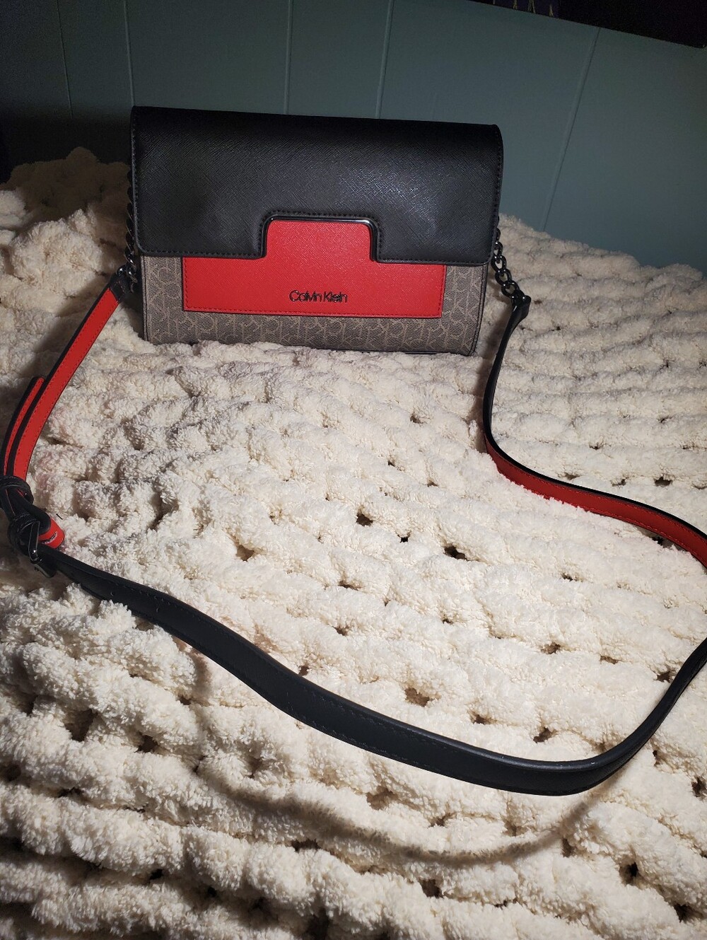 Calvin Klein Finley Crossbody